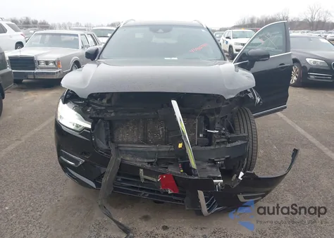 2021 Volvo Xc60 T6 Inscription z USA, uszkodzony, nr VIN YV4A22RL5M1774118